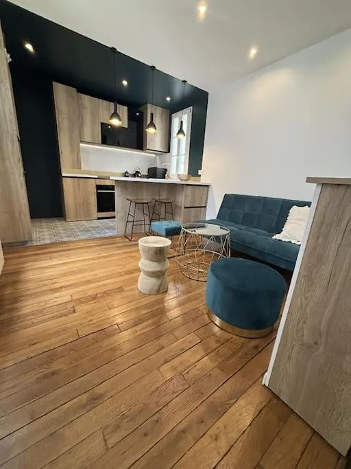 Apartment Charming Eiffel Tower
