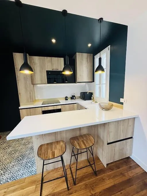 Apartment Charming Eiffel Tower